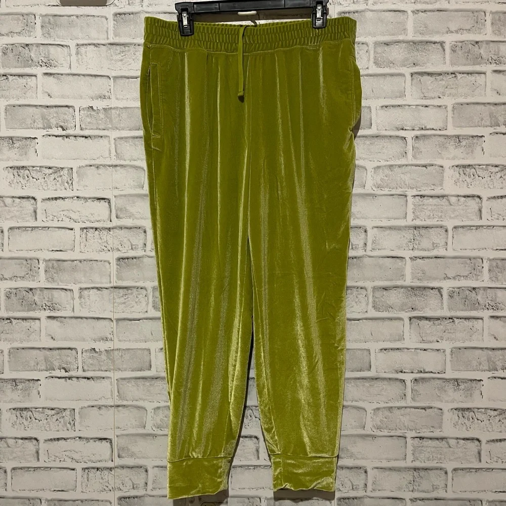 Women’s Fabletics lime green velour super soft drawstring jogger sweatpants XL - Picture 1 of 4